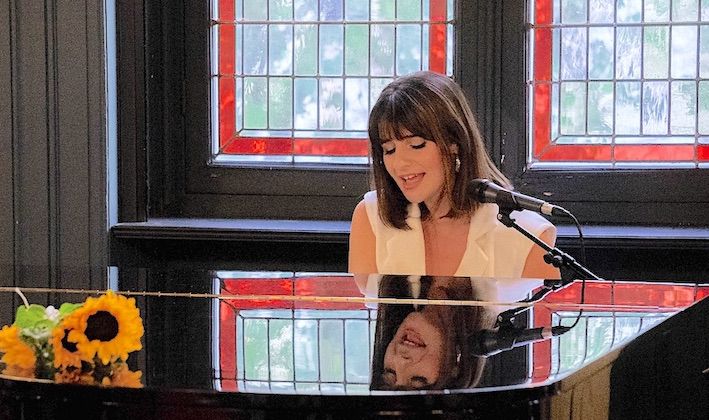 1500 COUPS DE POUCE - À la rencontre de Céline Aviani, bouleversante chanteuse gersoise
